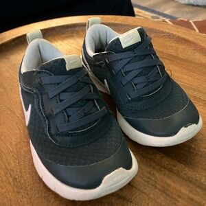 Green Nike Toddler Sneakers T10